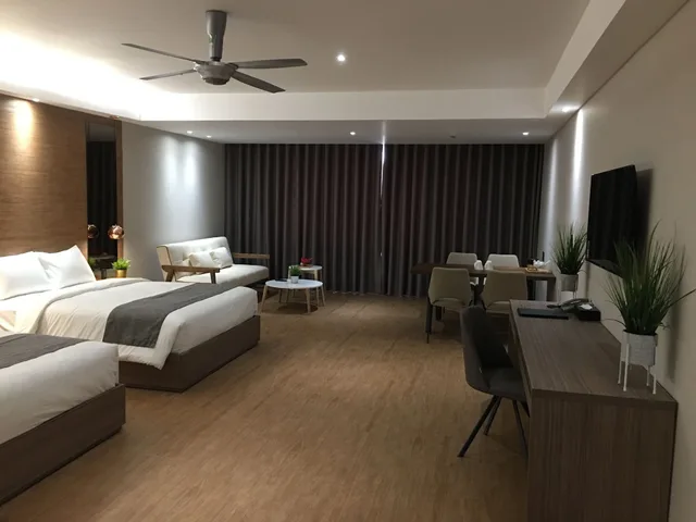 غرفة بريميير عائلية بسريرين مزدوجين، The Luxe Hotel Da Lat 2/4