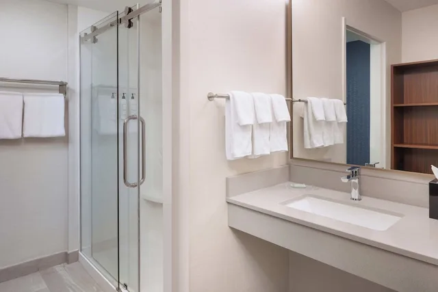 غرفة بسرير كينج لذوي الإعاقة، Fairfield Inn Suites Jacksonville Airport 4/7