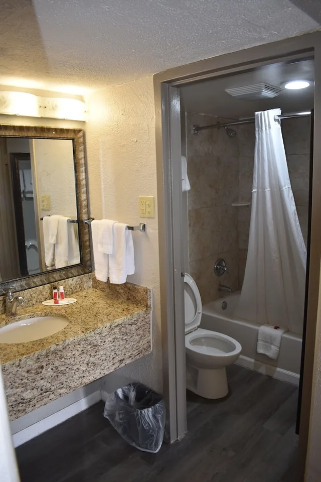 غرفة بسريرين مزدوجين للمدخنين، Days Inn by Wyndham Wildwood I-75 9/9