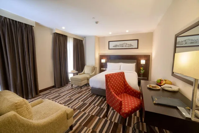 غرفة ديلوكس بسرير كوين، Avari Xpress Gulberg Lahore 8/10