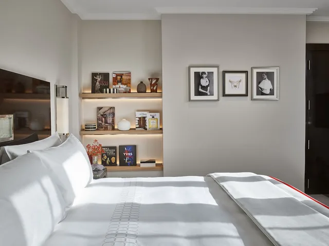 Deluxe, Hotel Plaza Athenee 4/7