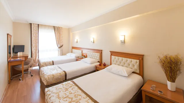 غرفة قياسية ثلاثية بثلاثة أسرّة، Prestige Hotel Old City 5/8