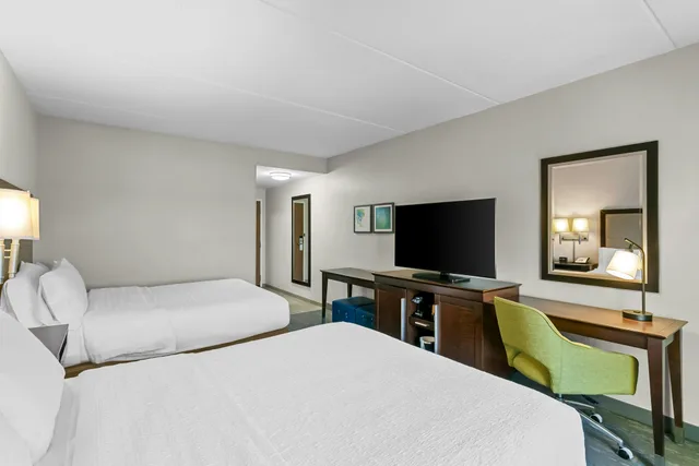 غرفة بسريرين كوين، Hampton Inn Suites Baltimore Woodlawn 1/4