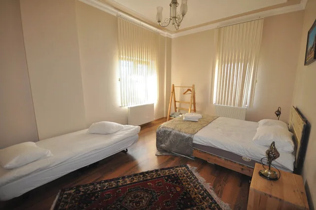غرفة قياسية بسرير كوين بإطلالة على الحديقة بغرفة نوم واحدة، Uchisar Stone House 2/3
