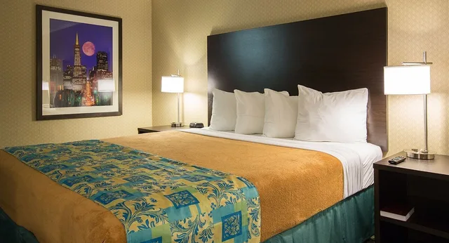 Deluxe, King Bed, Stair Access Only، Regency Inn SFO Airport 3/4