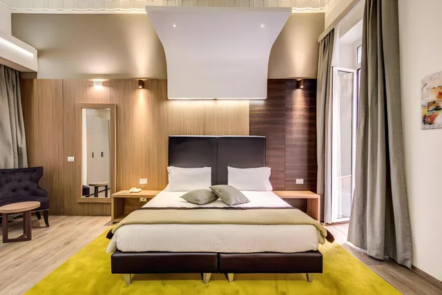 Room, Queen Bed, Hotel Trevi Collection 1/1