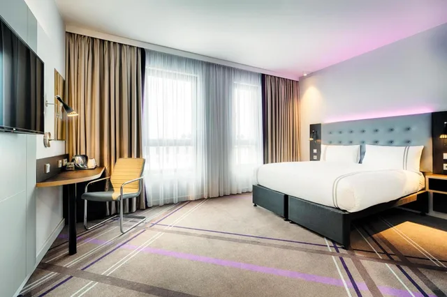 Room, Double Bed, Premier Inn Berlin Airport 1/1