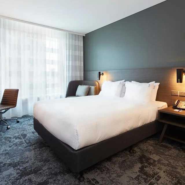 غرفة قياسية بسرير كينج وسرير كوين في طابق مرتفع، Holiday Inn Express Melbourne Southbank 7/10