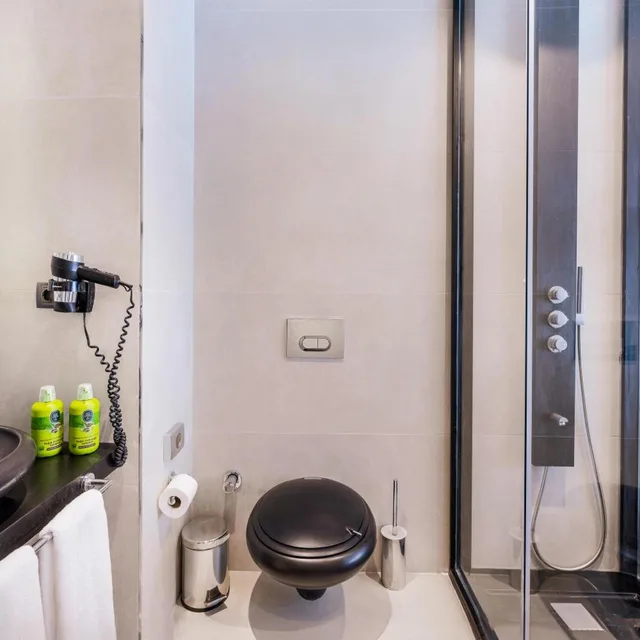 Deluxe, Double Bed, Lateral Side Sea View، Lei Hotel 7/8