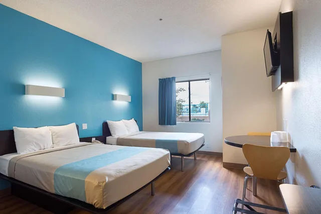 غرفة رباعية بسريرين مزدوجين لذوي الإعاقة، Motel6 Page, AZ 6/10