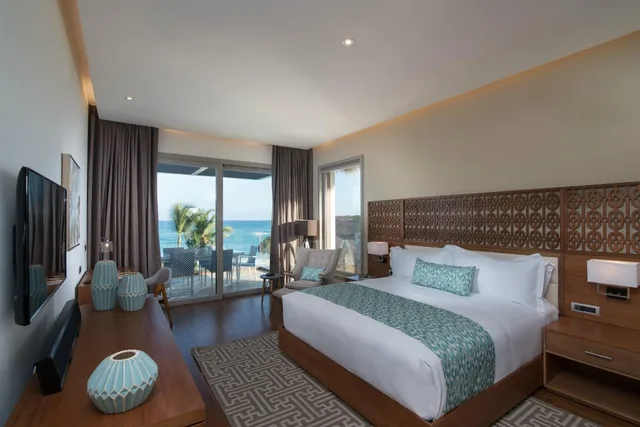 Beachfront One Bedroom Suite، Eden Roc At Cap Cana 1/2