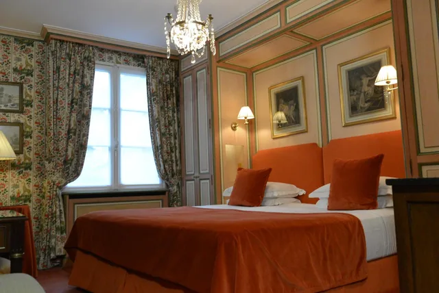 جناح بسرير مزدوج، Duc De Saint-Simon 2/10