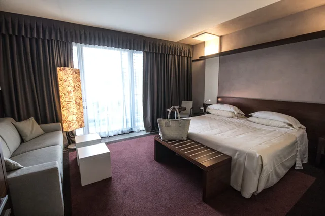 غرفة كومفورت ثلاثية بسرير كينج مع أريكة، Aqualux Hotel Spa Suite & Terme 7/10