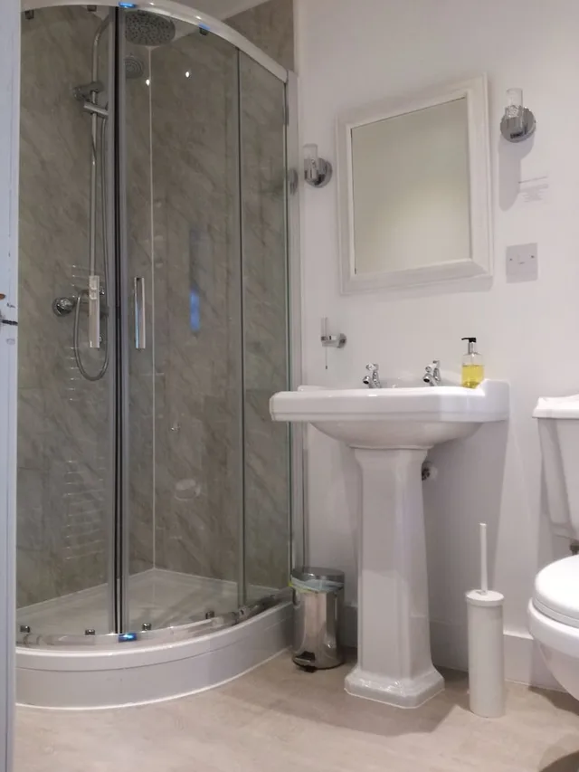 بنغل عائلي بسرير مزدوج وسريرين منفصلين، Lubnaig Guest House 10/10