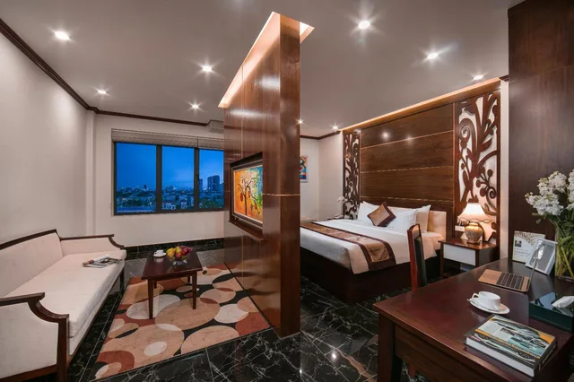 Apartment, Balcony, Royal St Hanoi Hotel 2/2