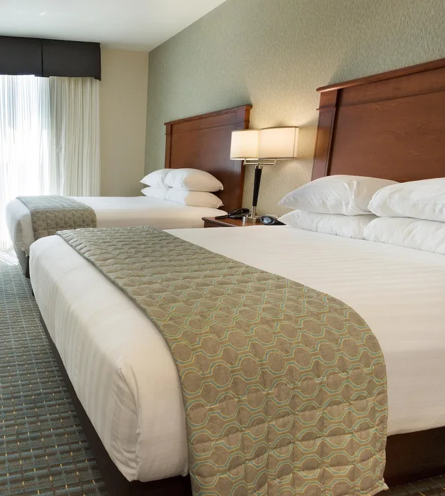 غرفة بسريرين كوين لذوي الإعاقة، Drury Inn and Suites Burlington 2/5