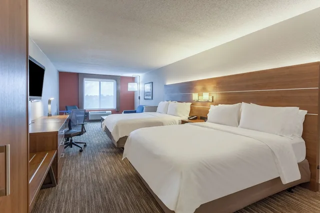 Suite, 2 Queen Beds, Sofa, Holiday Inn Express Hotel & Suites O'fallon/Shiloh 1/4