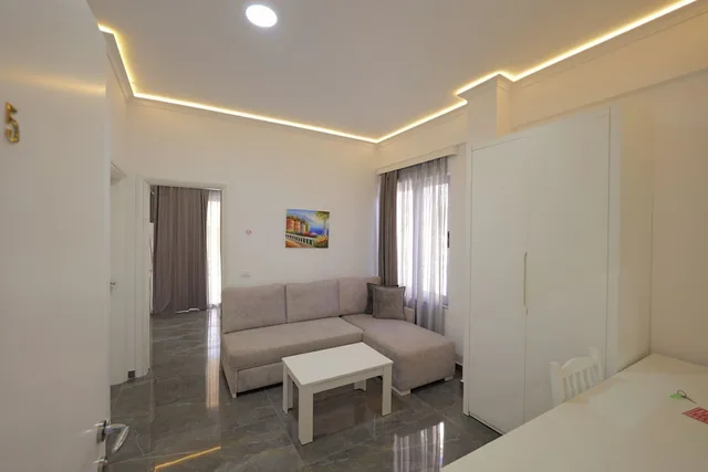 غرفة رباعية بسرير مزدوج بإطلالة على البحر مع أريكة، Vila Era Beach 9/9