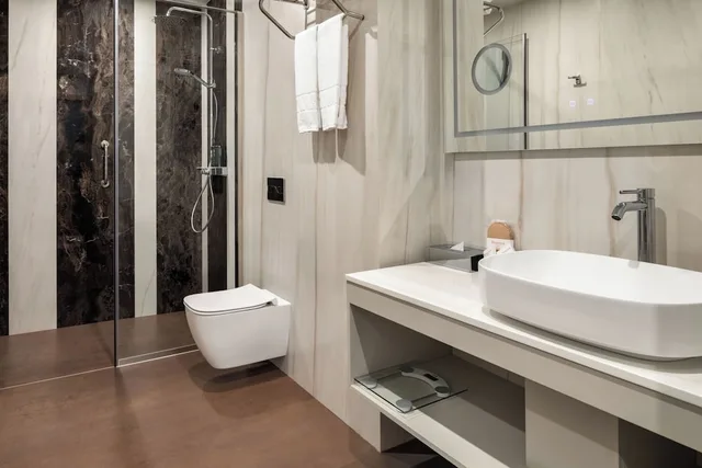 غرفة بسرير كينج لذوي الإعاقة، Ramada by Wyndham Zalau 2/4