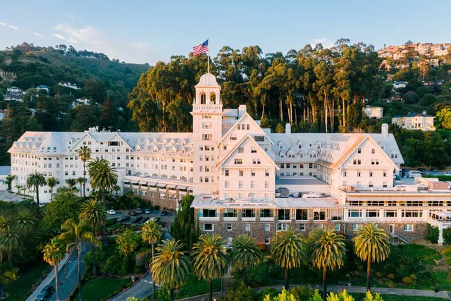 Signature, San Francisco, King Bed, Bay View، Claremont Resort & Club 1/1
