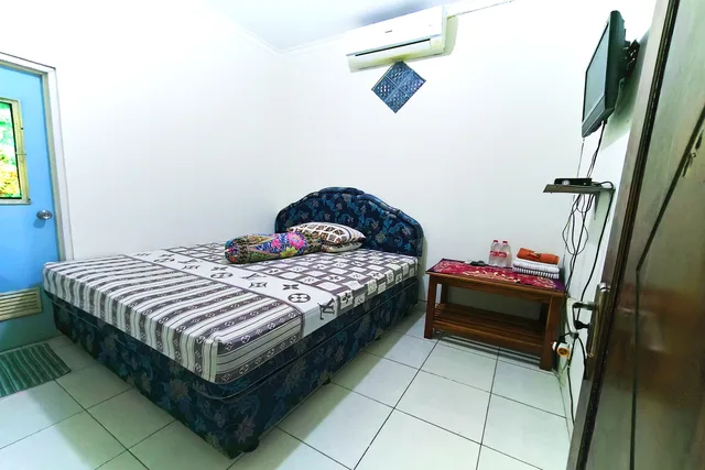Family, Queen Bed, Penginapan Barokah by ZUZU 3/10