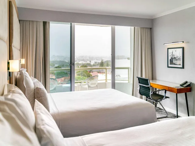 غرفة سوبيريور بسرير كينج وسريرين كوين بإطلالة على المدينة، The Brighton Hotel Sydney - Mgallery Collection 9/10