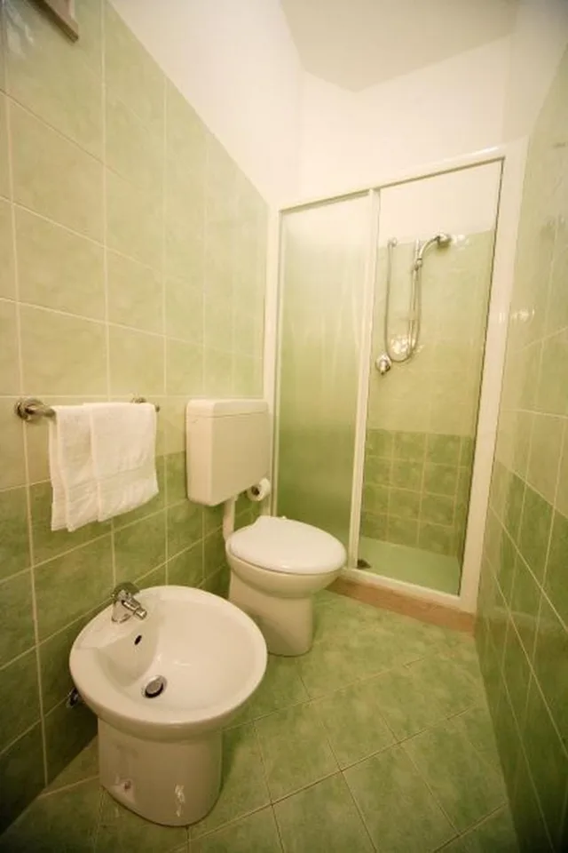غرفة قياسية ثلاثية، Hotel Lugano 5/8
