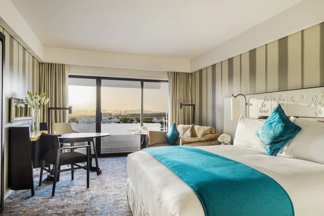 جناح بسرير كينج بإطلالة على البحر بشرفة، InterContinental Muscat 8/10