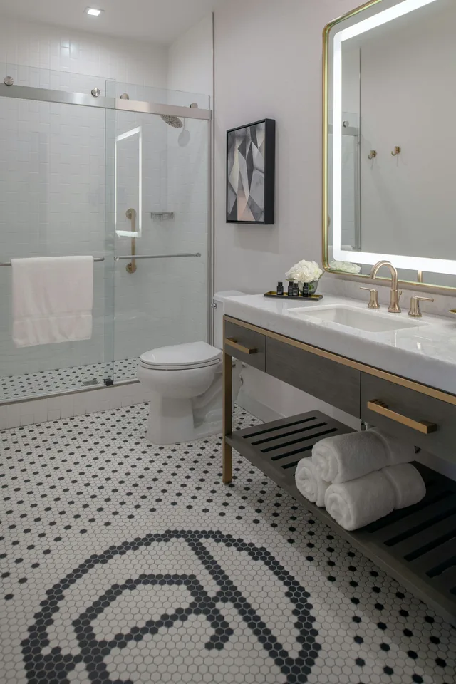 غرفة بريميير بسرير كينج لذوي الإعاقة، Tulsa Club Hotel Curio Collection By Hilton 4/4