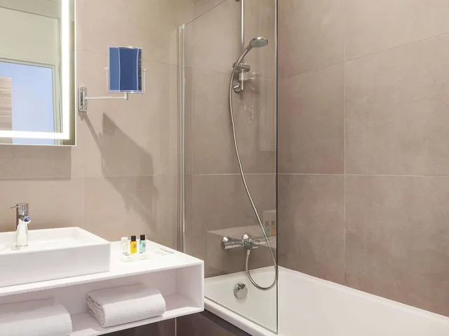 Classic, Double Bed, Novotel Tours Centre Gare 9/10