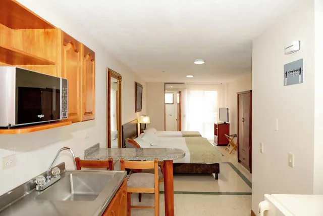 غرفة جونيور بسرير كينج وسرير فردي بمطبخ، San Pedro Del Fuerte Hotel 5/5