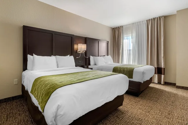 غرفة كبيرة بسريرين كوين، Comfort Inn & Suites Cedar Rapids Cid Eastern Iowa Airport 1/5