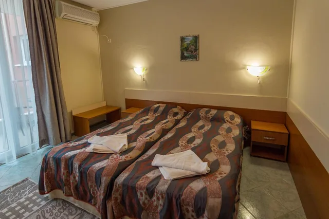 غرفة بسريرين منفصلين مع سرير إضافي، FAMILY HOTEL VENERA 3/7