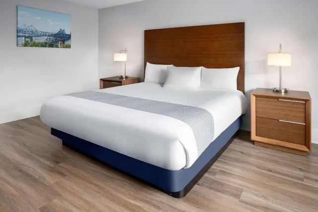 Room, King Bed, River View, Parlor، WaterView Casino and Hotel Trademark Collection by Wyndham 1/1