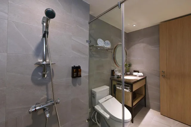 Theme, 1 Queen and 1 Single Bed، Fullon Poshtel Kaohisung 3/3