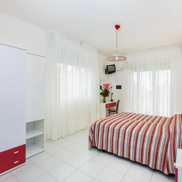 Room, Double or Twin Bed, Balcony, Wally Hotel 6/8