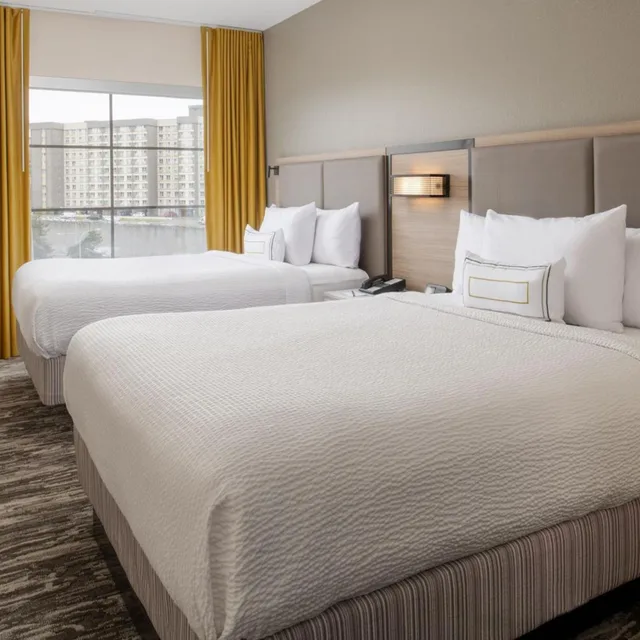 جناح بسريرين كوين مع سرير سحّاب إضافي مع أريكة بحوض استحمام لذوي الإعاقة، Springhill Suites Seattle Downtown South Lake Union 1/3