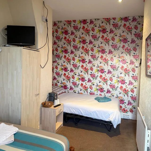 Standard Triple Room, The Hawkes Hotel 7/9