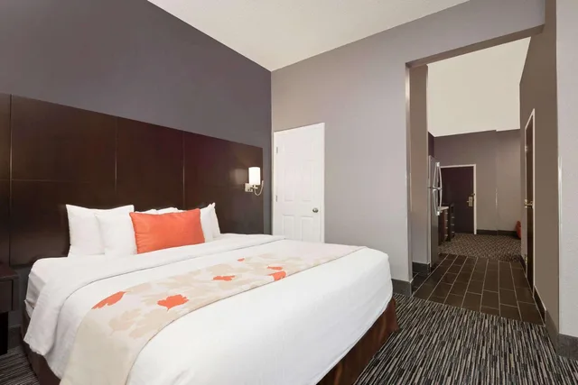 جناح بسرير كينج بغرفة نوم واحدة، Hawthorn Suites By Wyndham Columbus West Hotel 2/7