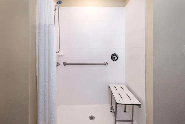 Room, Double Bed, Accessible, Coral Pointe Sarasota, an Ascend Collection Hotel 2/2