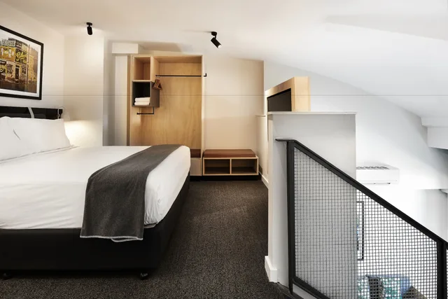 Loft, Suite, King Bed، VERIU BROADWAY 3/3