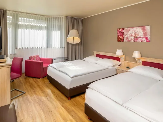Classic, Twin Beds, Movenpick Hotel Munchen Airport 1/10