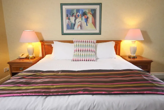 غرفة قياسية بسرير مزدوج، Citrus Hotel Coventry By Compass 1/3