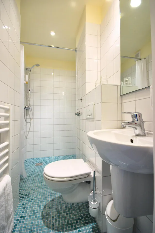 غرفة بسرير مزدوج، Hotel Wiking 4/4