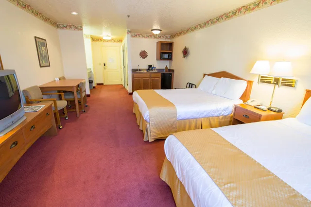 جناح جونيور بسريرين كوين، Murphys Suites 2/5