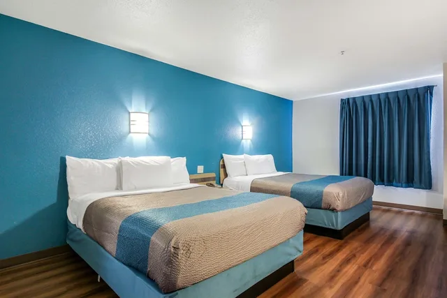 جناح ديلوكس بسريرين كوين، Motel6 New Braunfels, TX 4/9