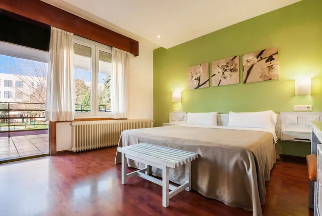 Room, Single, Twin Beds, Los Olivos 4/5