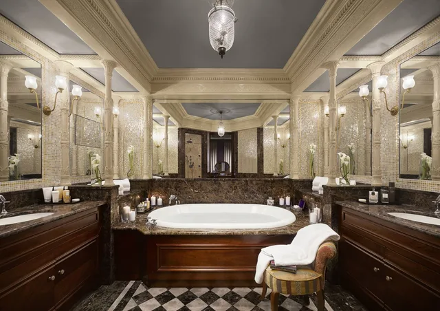 جناح، Hotel Metropole Monte Carlo 2/3