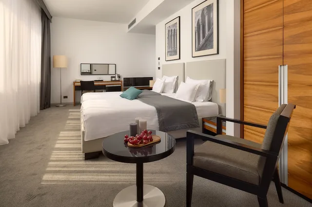 غرفة سوبيريور بسريرين منفصلين، Atrium Hotel 7/10