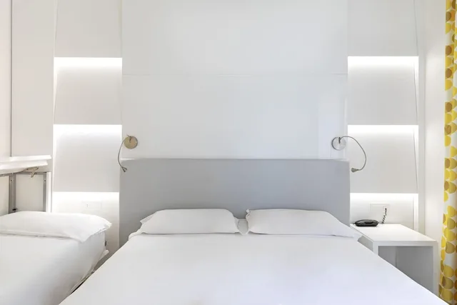 غرفة قياسية ثلاثية بسرير كوين وسرير فردي، B&B Hotel Savona 2/8